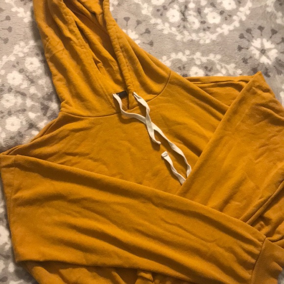 Forever 21 Tops - Cropped hoodie Forever 21 Tops - Cropped hoodie